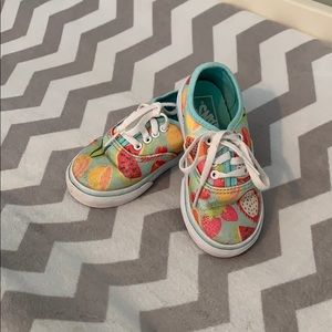 Toddler girls VANS sneakers .